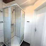 21105