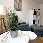 Apartman 21105 *