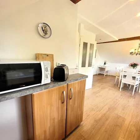 Apartment 21105 *